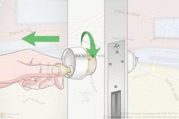 הפורץ מדיר אל אסד